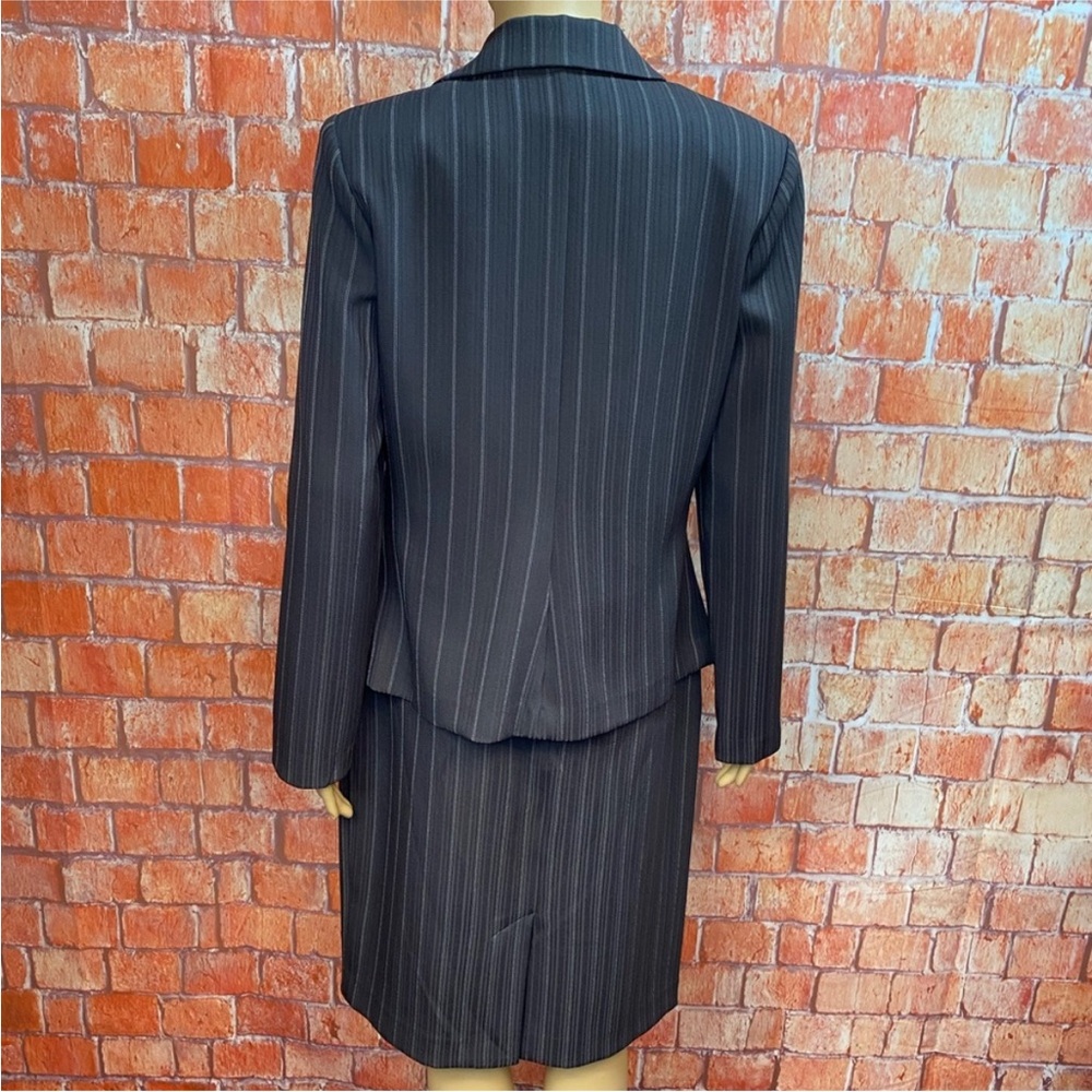 Giorgio Fiorlini Vintage Dark Gray‎ Pinstripe Blazer and Skirt Set Suit - Picture 6 of 16